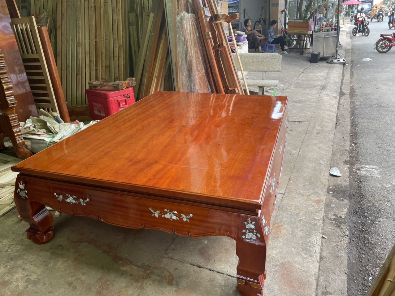Sập trơn chân quỳ gỗ tràm 1m6 x2m2