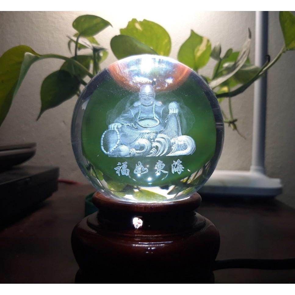 Quả Cầu Pha Lê 3D Khắc Tôn Phật Di Lặc Hoan Hỷ Mang Tài Lộc Size To 8cm, Chân Đế Có Đèn LED Trang Trí Siêu Đẹp