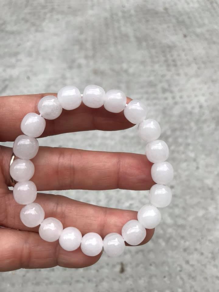 Vòng Tay Phong Thủy May Mắn Đá Ngọc Hoà Điền TRẮNG Tự Nhiên Size 9,5mm Màu Trắng Ngọc bóng đẹp Nữ mệnh Kim mệnh Thủy ạ