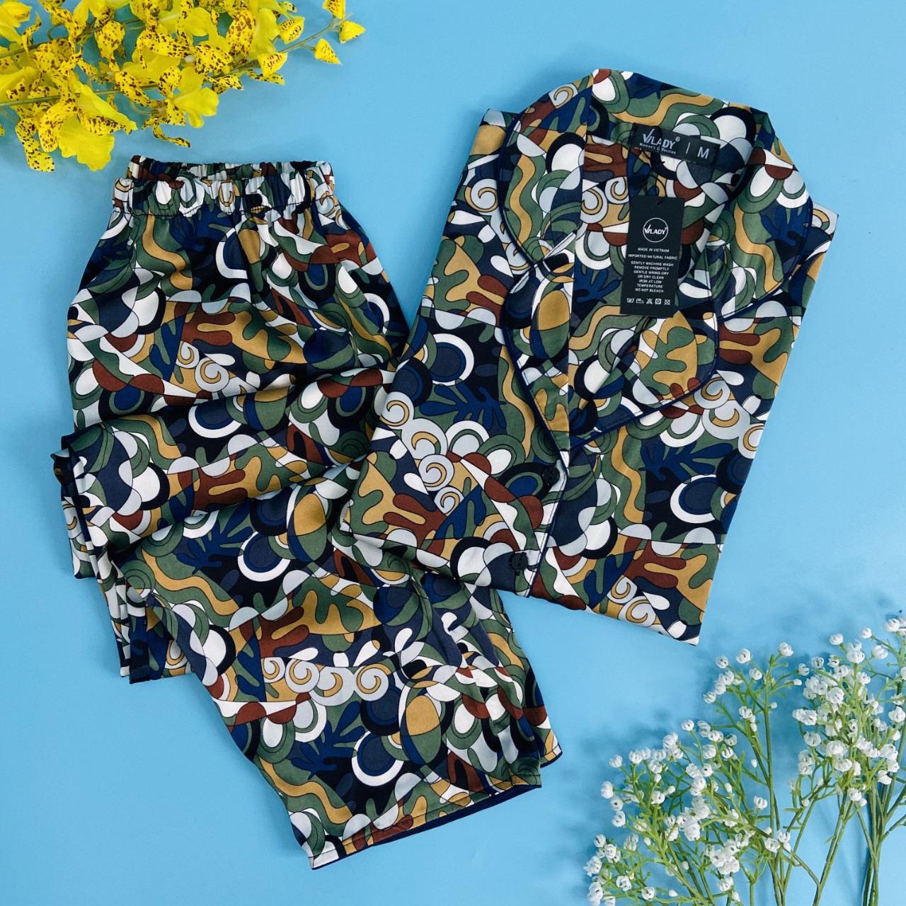 Bộ đồ Pyjama nữ, đồ mặc nhà lụa VILADY - B140 Quần Dài Tay Cộc Họa Tiết Con sò Màu Xanh Rêu, chất liệu lụa Pháp