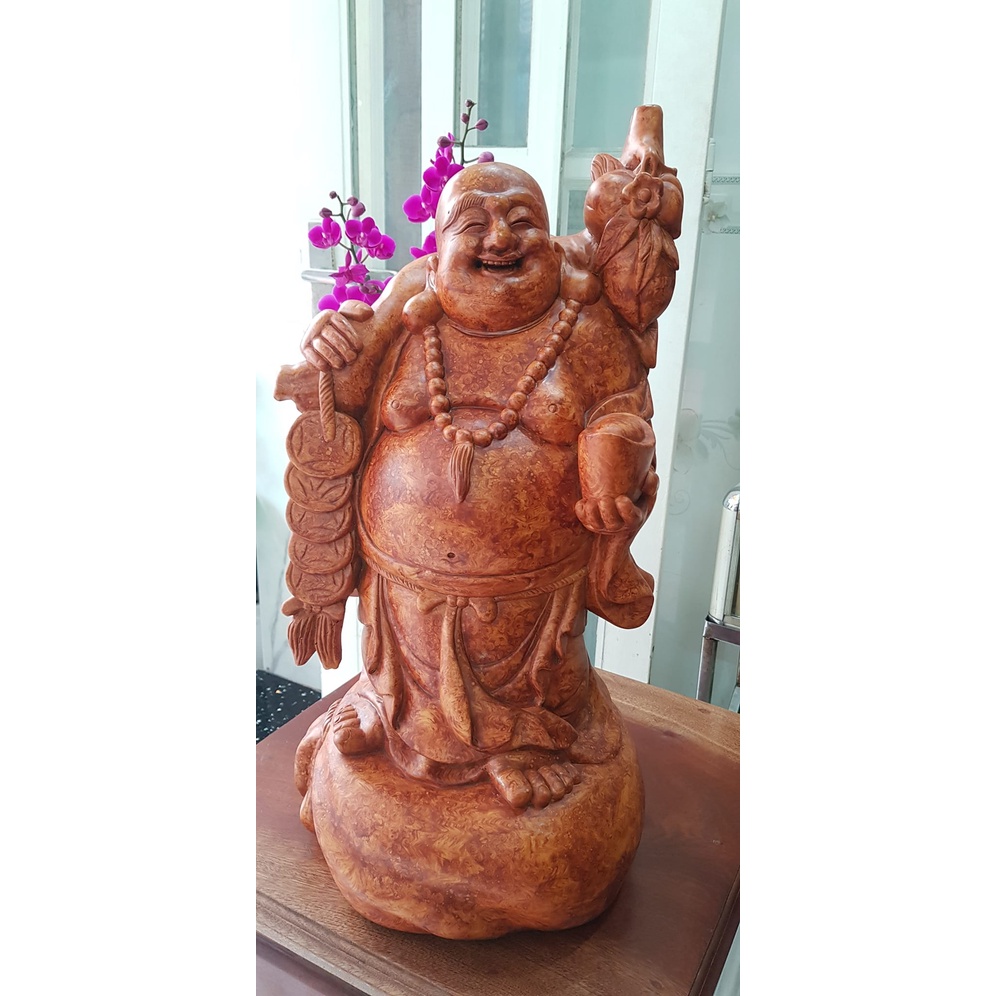Tượng Di Lặc Gỗ Đứng Bao Tiền To Cười Vui Tay Cầm Thỏi Vàng Cành Đào Dây Đồng Tiền Ngũ Phúc May Mắn Size Cao 60cm x đk 30cm x sâu 30cm Trưng phòng khách đẹp ạ