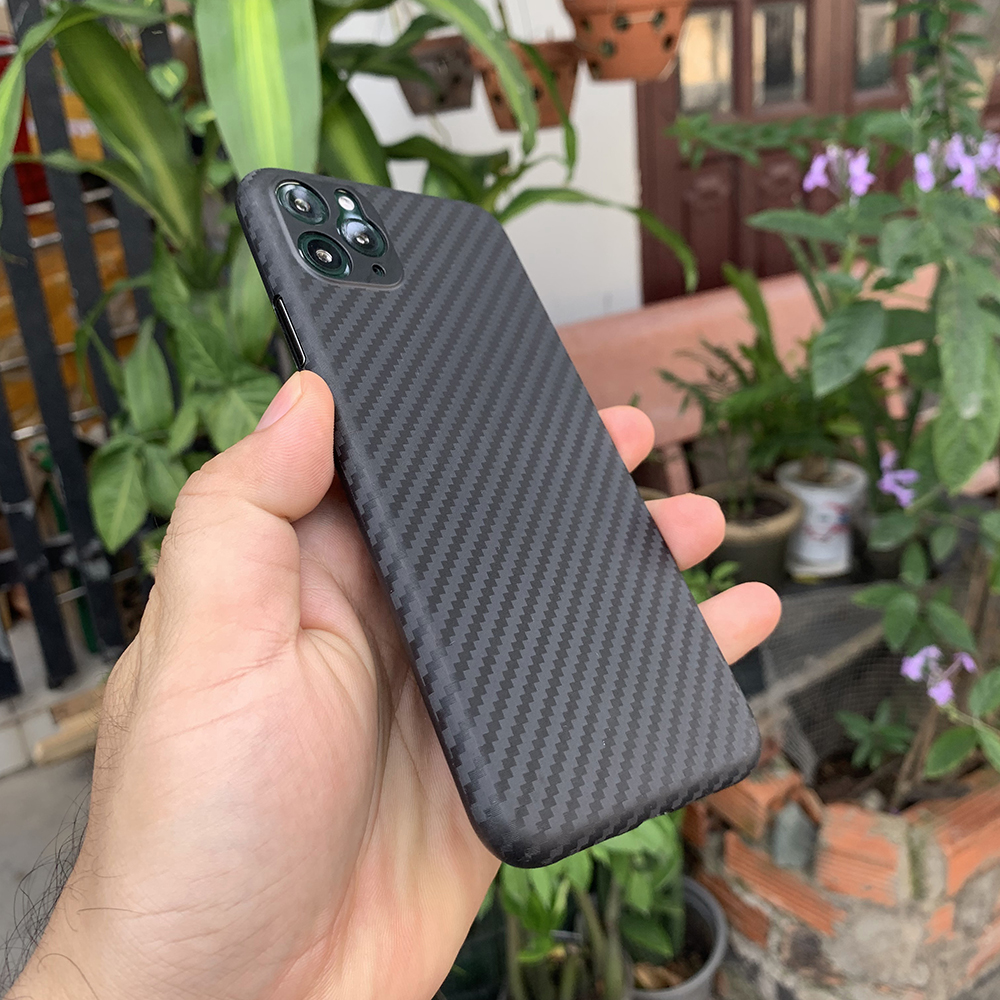 Ốp lưng siêu mỏng, vân carbon dành cho iPhone 11 Pro Max - Màu đen