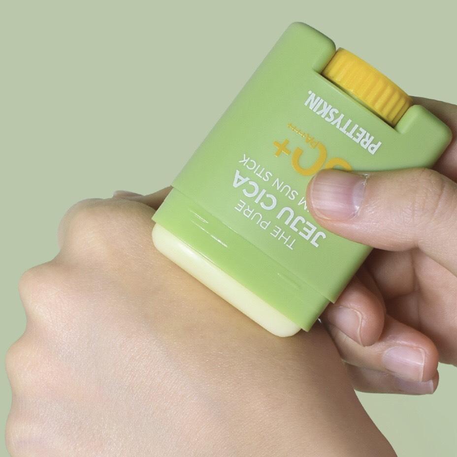 Kem chống nắng rau má dạng lăn The Pure Jeju Cica Sebum Sun Stick