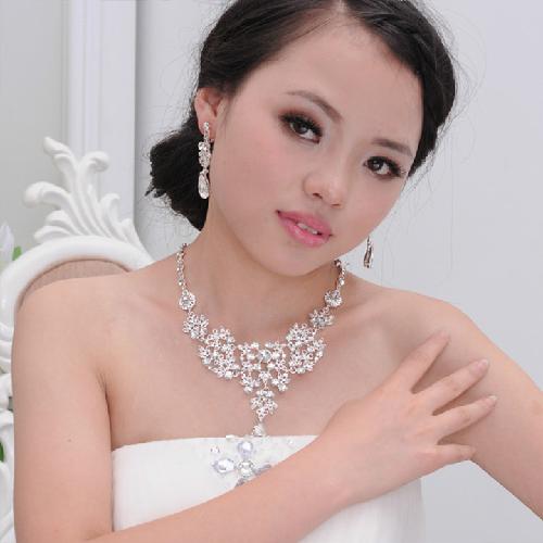 Bộ trang sức dây chuyền bông tai cô dâu BHB150