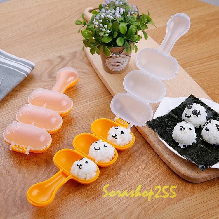 Khay Lắc Cơm Cho Bé Yêu Tặng Kèm Vá