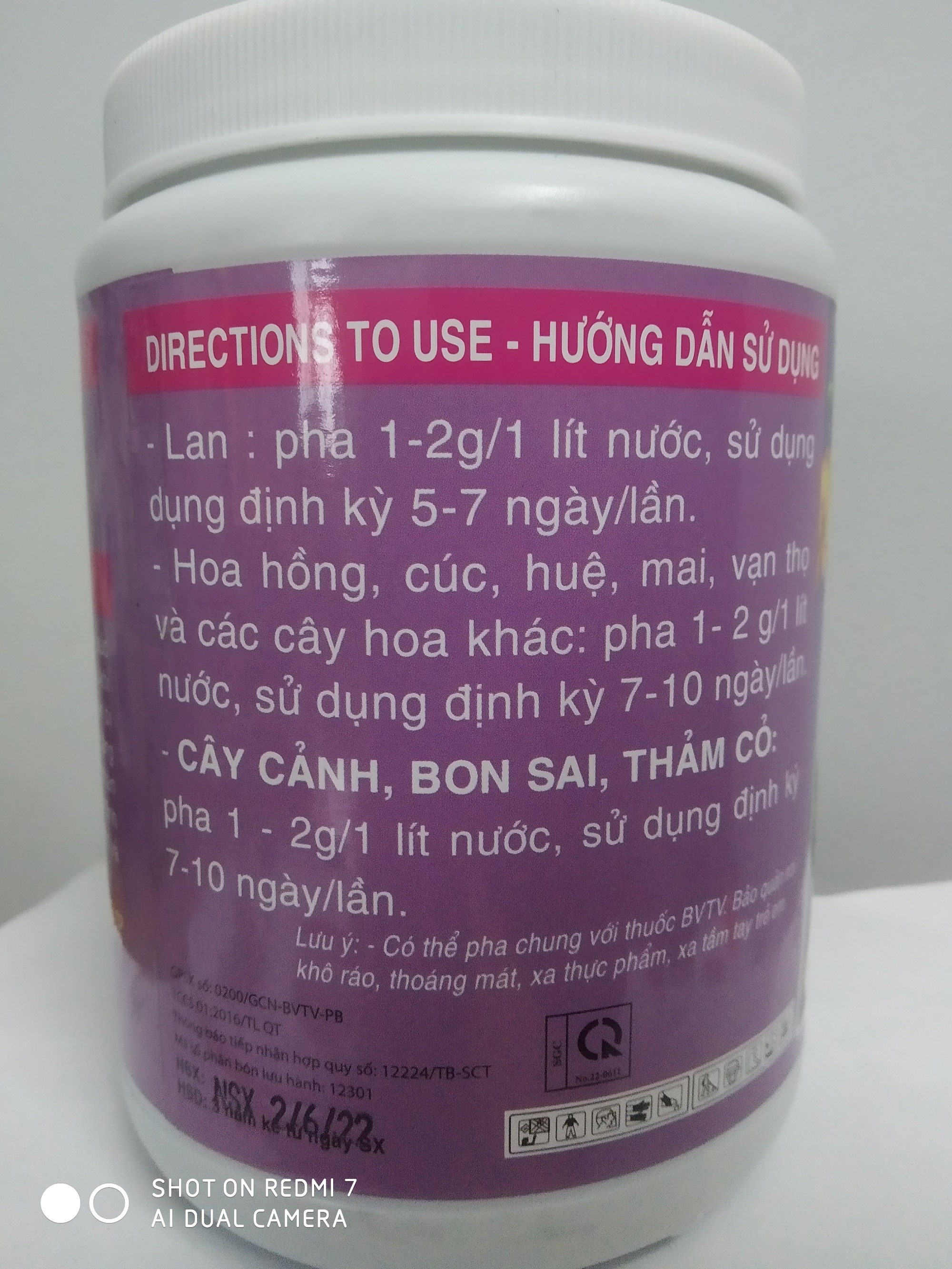 Phân bón vi lượng NPK 10-60-10 kích ra hoa sớm và đồng loạt - chai 500 gram Biomax