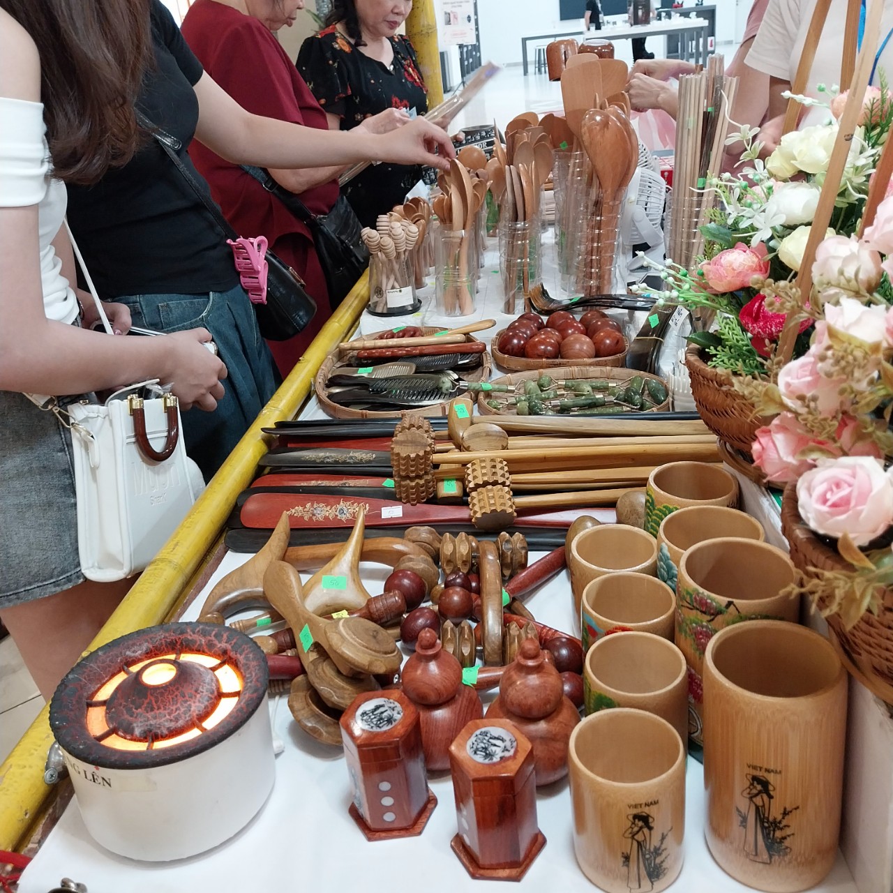 Con lăn massage mặt, mũi bằng Gỗ Bách Xanh