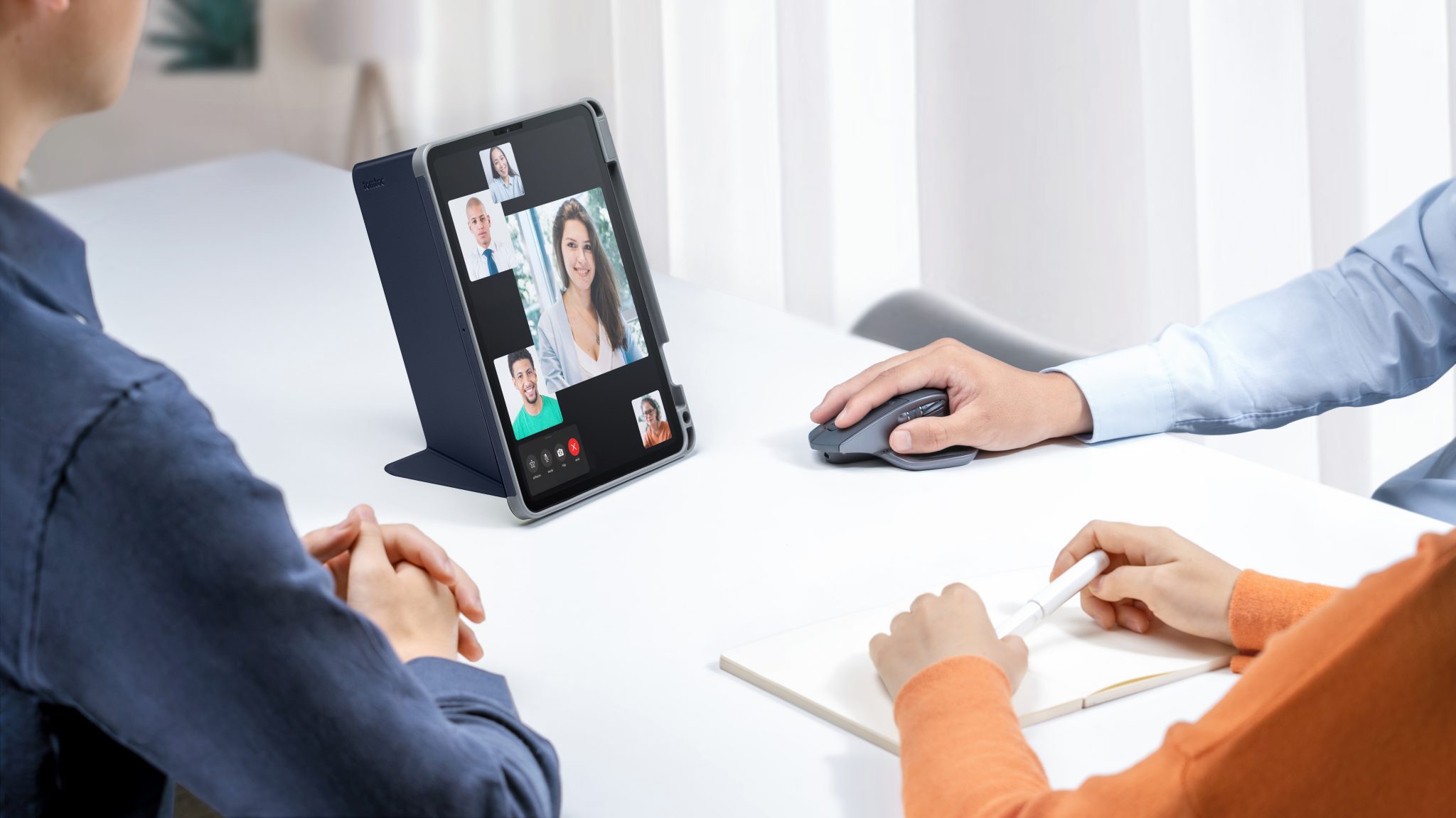 Bao da dành cho iPad Pro 12.9" M2/M1 2021/iPad 12.9 2020/2018 Tomtoc Smart-Tri Case từ tính đa góc - Hàng Chính Hãng