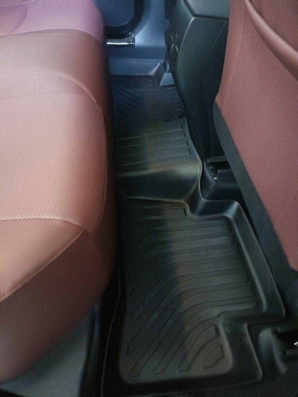 Thảm lót sàn xe ô tô Thảm lót sàn xe ô tô Toyota Cross 2020 - tới nay  (sd) chất liệu TPE thương hiệu Macsim màu đen2020 - tới nay  (sd) chất liệu TPE thương hiệu Macsim màu đen