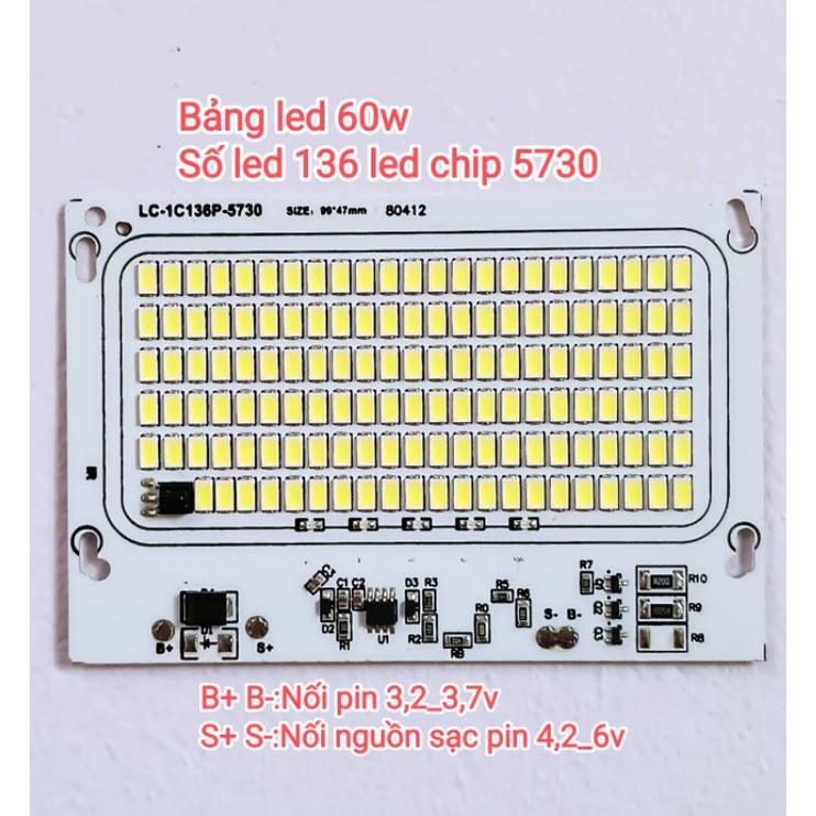 Bảng led đèn năng lượng mặt trời đủ công suất có báo dung lượng pin