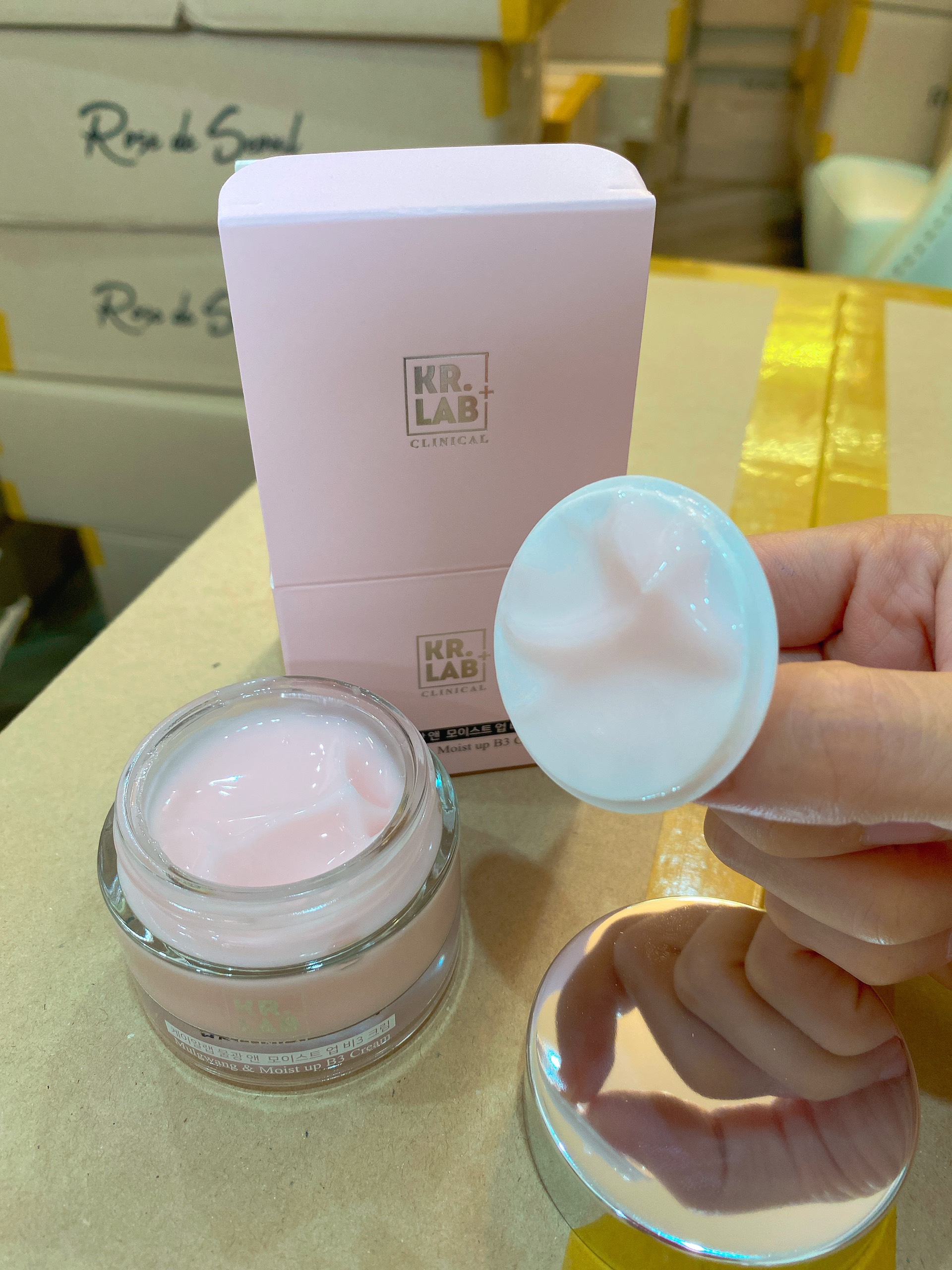 Kem nước phục hồi căng bóng dưỡng trắng KR. LAB MULGWANG &amp; MOIST UP B3 CREAM 50g hạn 2025