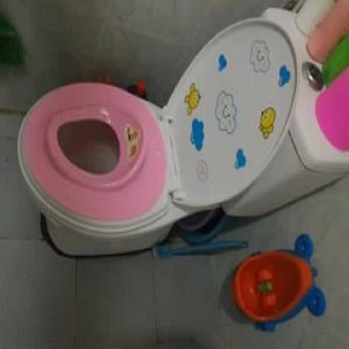 Bệ ngồi vệ sinh cho bé cực tiện lợi