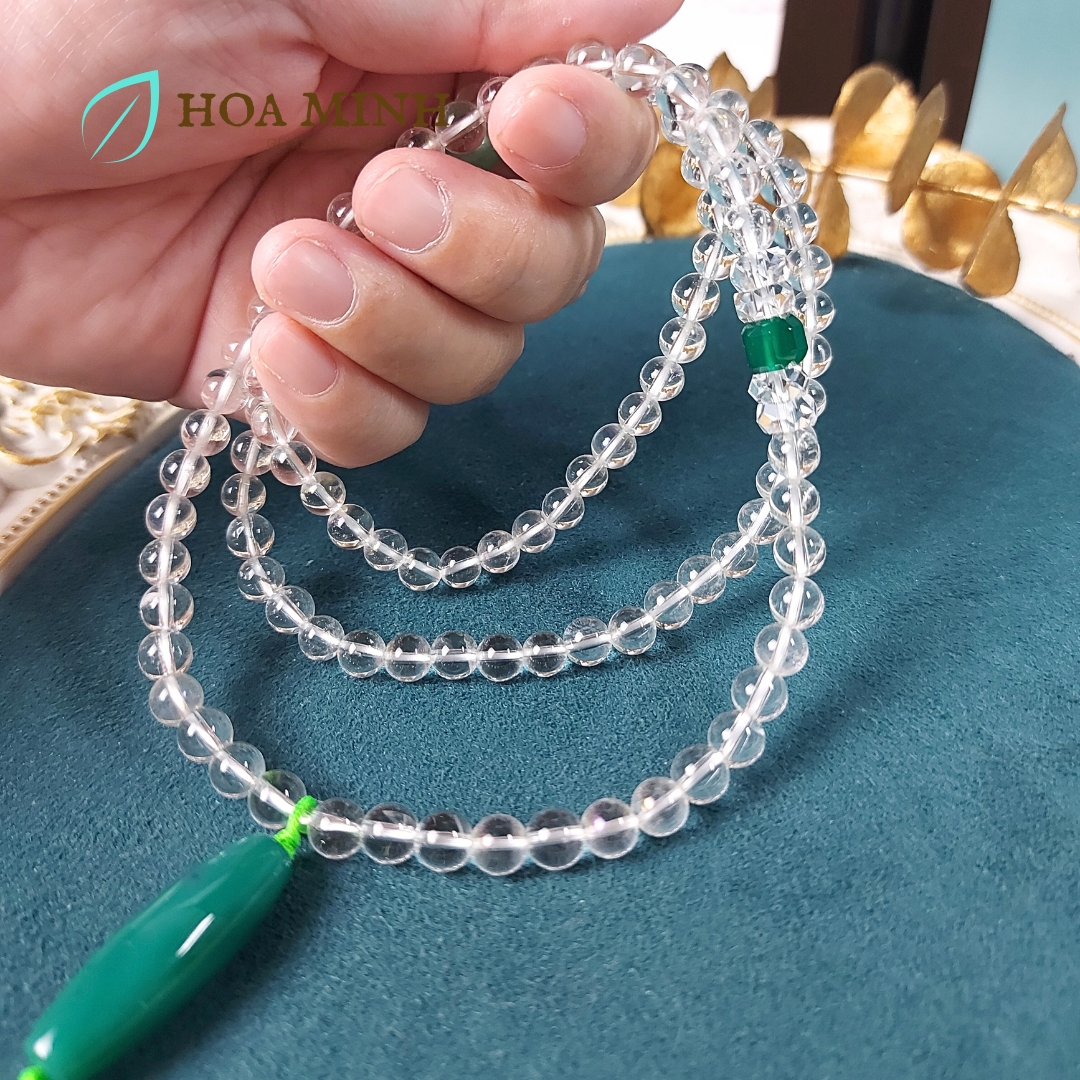 Chuỗi 108 hạt đá Thạch Anh Trắng trong trẻo size 6mm phối viên Thạch Anh Aventurine Mã Não xanh