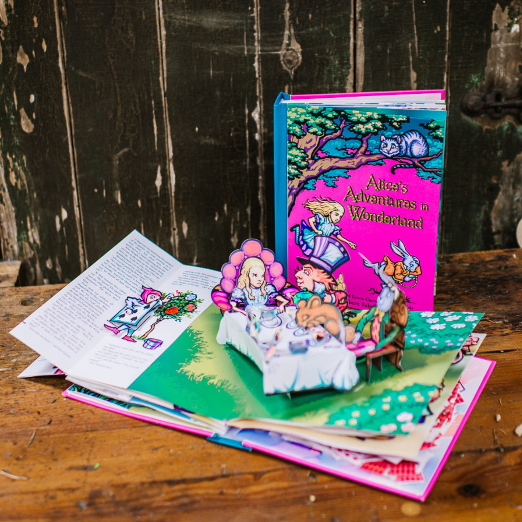 Đồ Chơi Dựng Hình 3D Pop Up Alice's Adventures in Wonderland