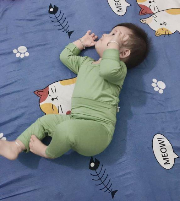 Bộ thun lạnh cạp cao peekaboo cho bé