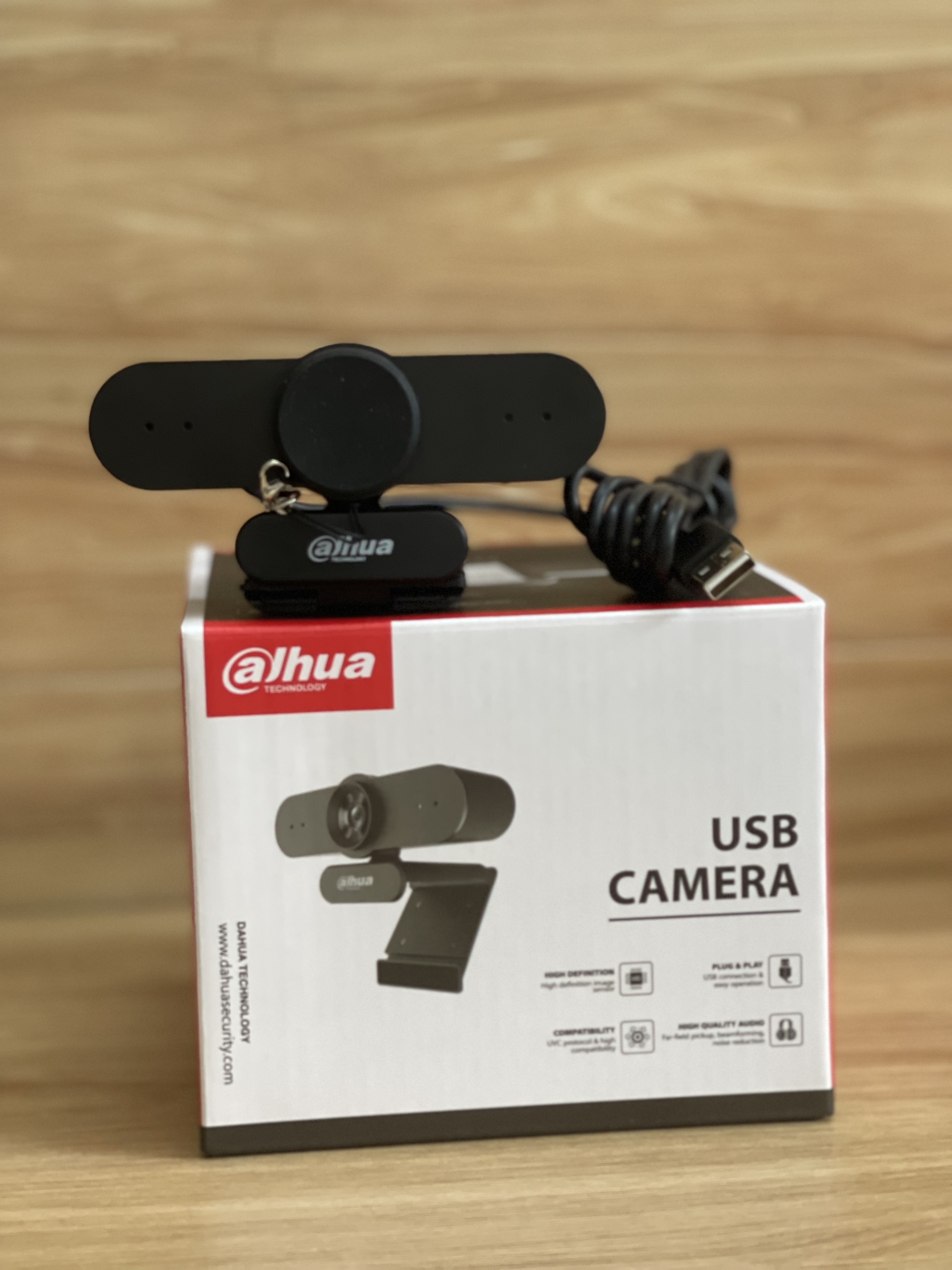 Webcam Học Online Full HD 1080P Dahua HTI-UC320 - Hàng Chính Hãng