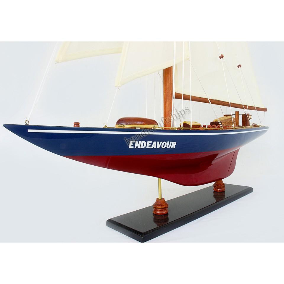 Mô hình thuyền gỗ phong thủy Endeavour Xanh - Đỏ