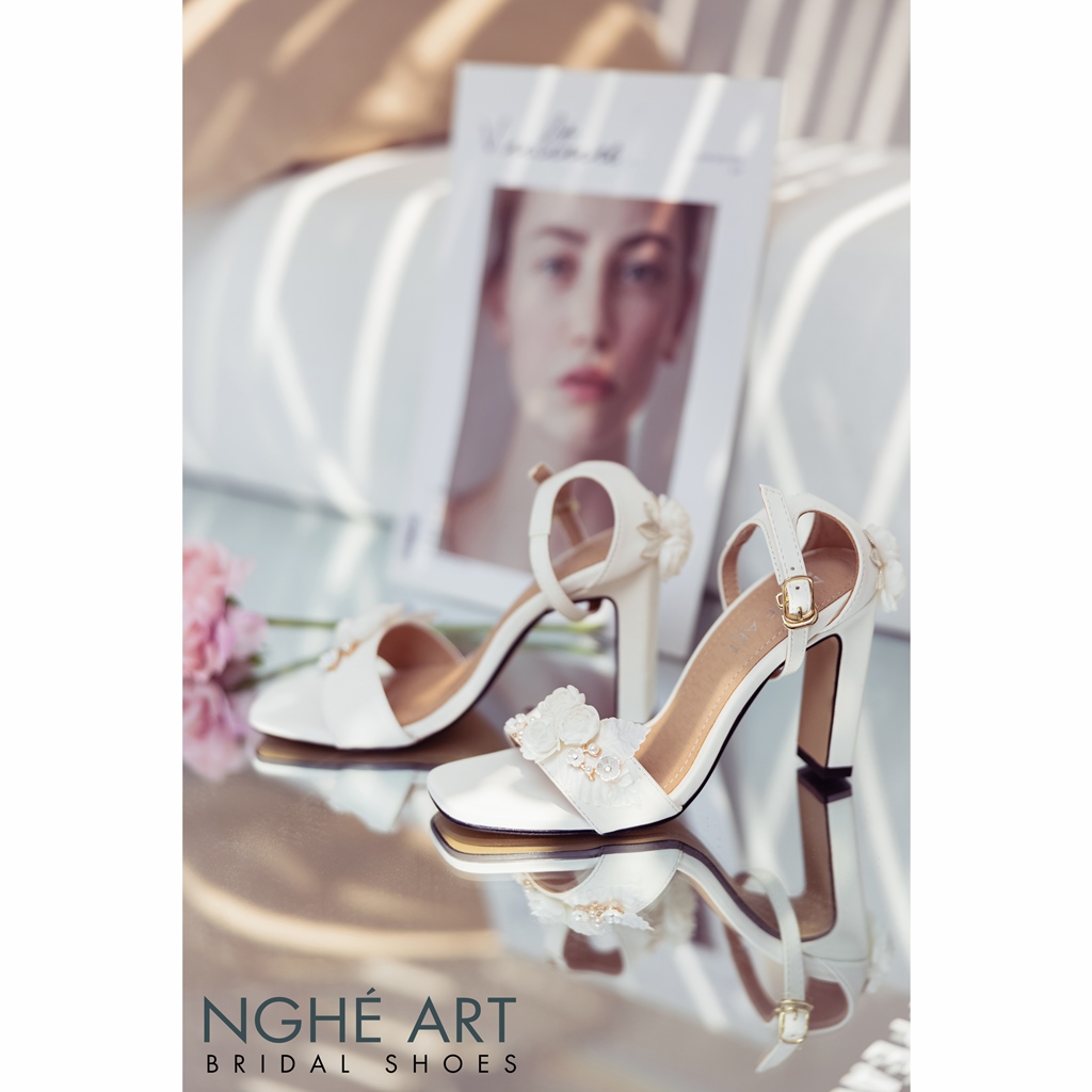 Giày cưới Nghé Art sandal hoa trắng 292