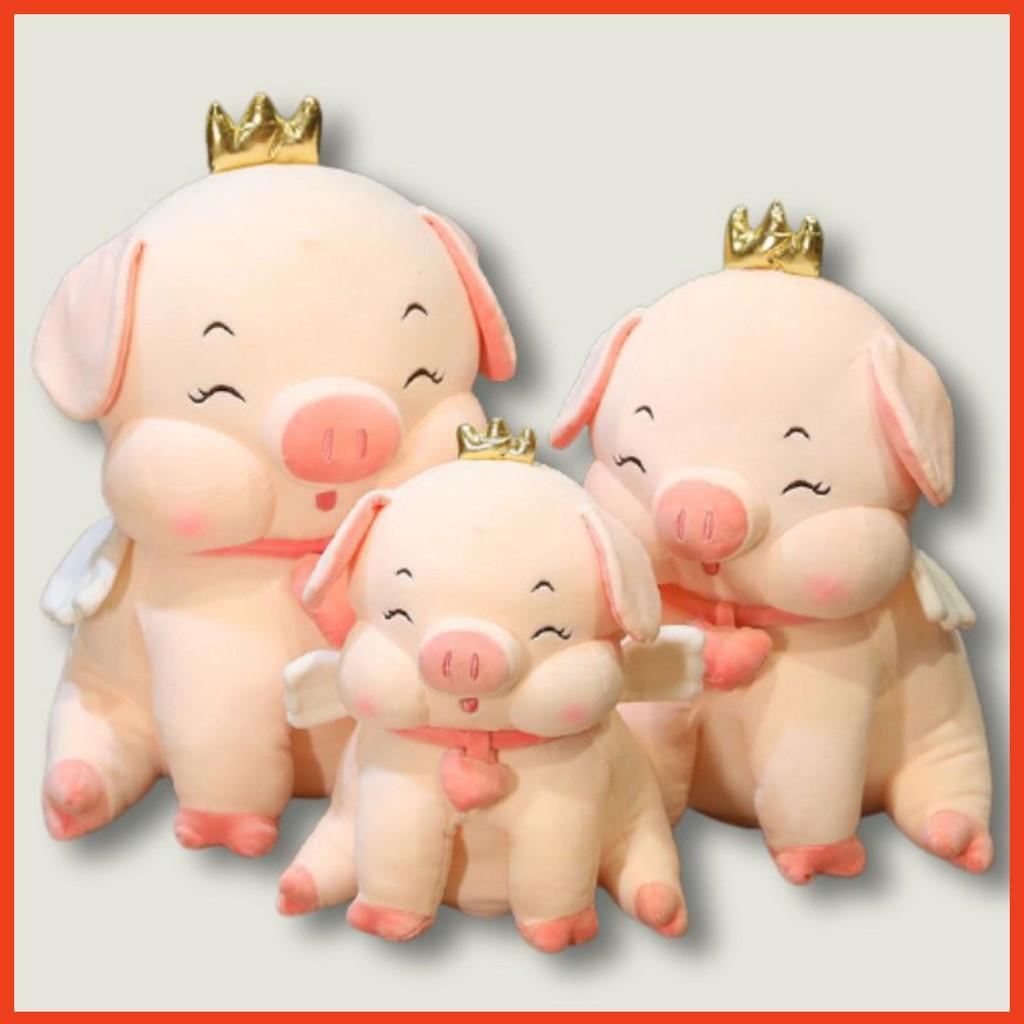 Gấu Bông Heo Ngồi Vương Miện Đeo Chuông Tim, Lợn Bông Mềm Mịn Nhập Khẩu Cao Cấp Quà Tặng Ý Nghĩa Cho Bé Và Người Thân