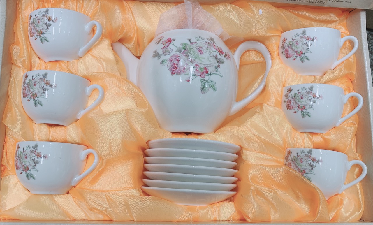 Bộ cốc chén phà trà sứ camelia kèm 7 đĩa lót tách  trắng họa tiết hoa hồng ( Giao ngẫu nhiên ) - ANTH463