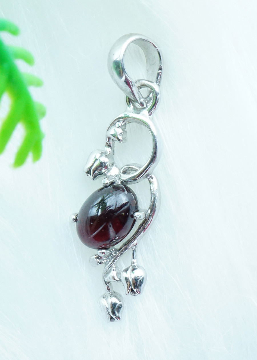 Mặt dây chuyền bạc 925 đính đá Garnet ngọc hồng lựu tự nhiên kiểu hoa tulip MDG6