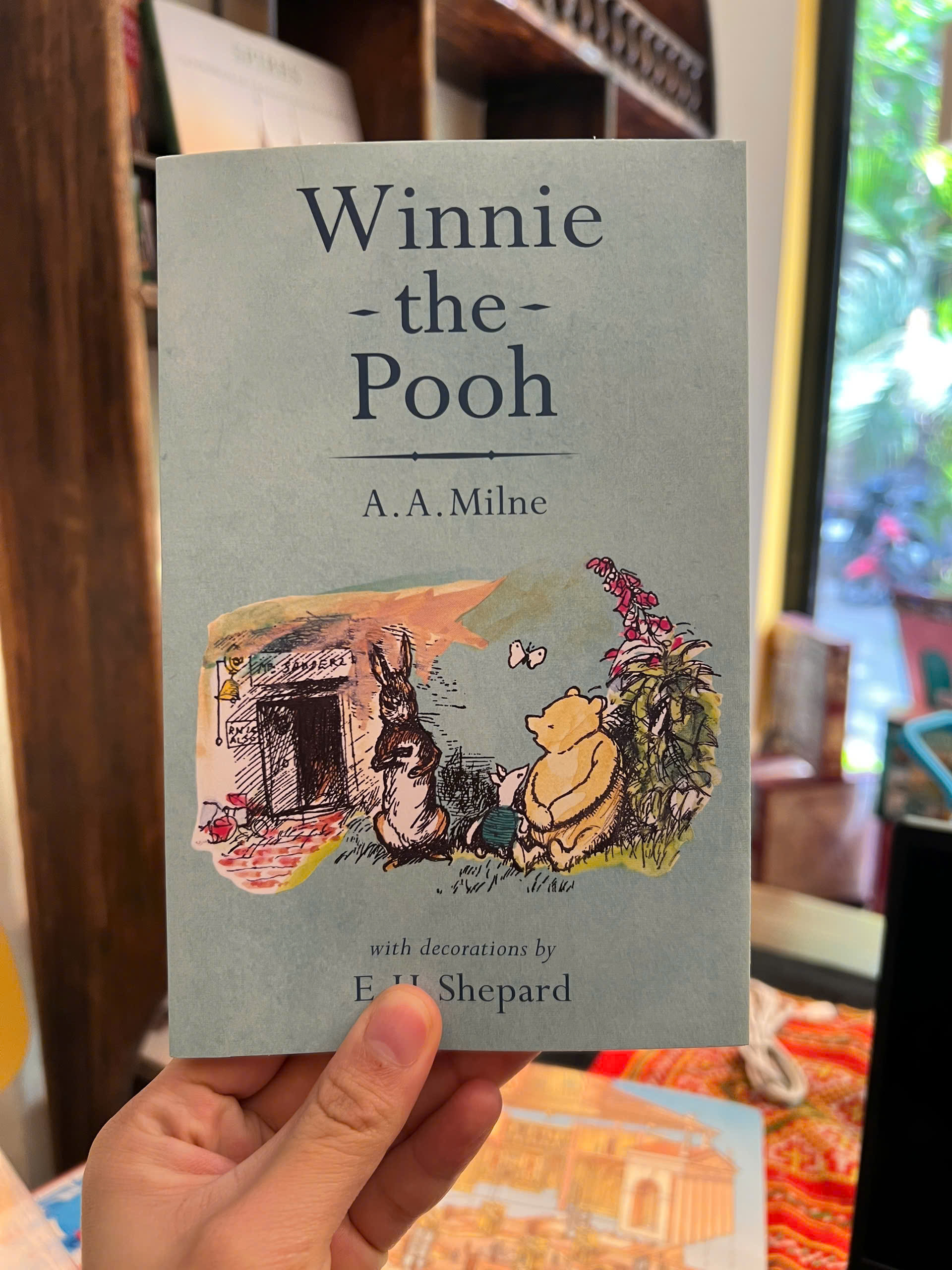 Sách - Winnie-the-Pooh by A. A. Milne | Childrens Fiction / Classic / Ngoại văn Thiếu nhi Nhập khẩu