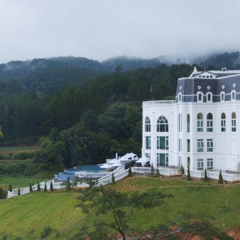 Đà Lạt Wonder Resort 4* - Buffet Sáng, Hồ Bơi Vô Cực, Xe Đưa Đón Trung Tâm, Miễn Phí Tham Quan Vườn Dâu, Vườn Rau, Khách Sạn Bên Hồ Tuyền Lâm Cực Đẹp