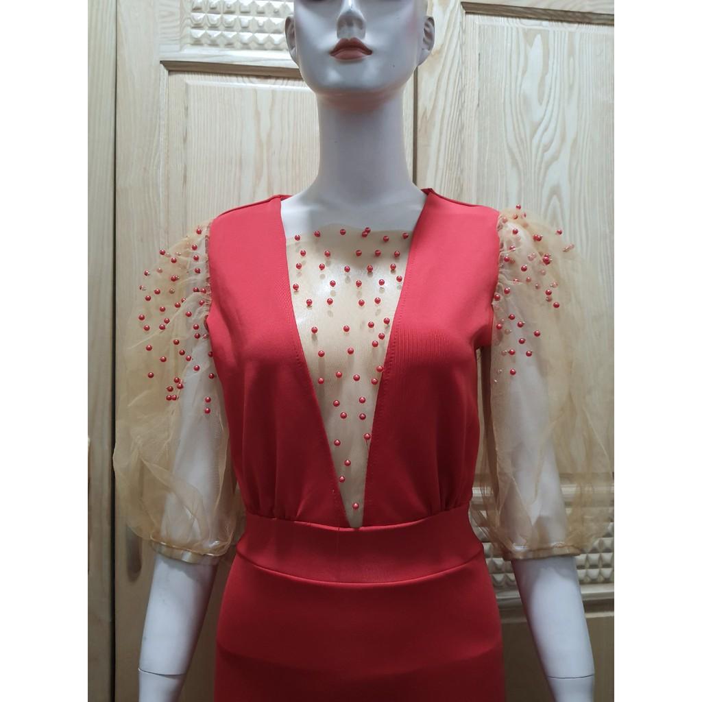 Đầm Body Tay Bồng Kết Hạt hàng chuẩn shop. Chất thun mỹ dày dặn và co giãn tốt,chất mát. Đầm mang phong cách thời trang trẻ trung,sang chảnh. Thích hợp cho chị em đi làm,đi chơi,đi tiệc nhé