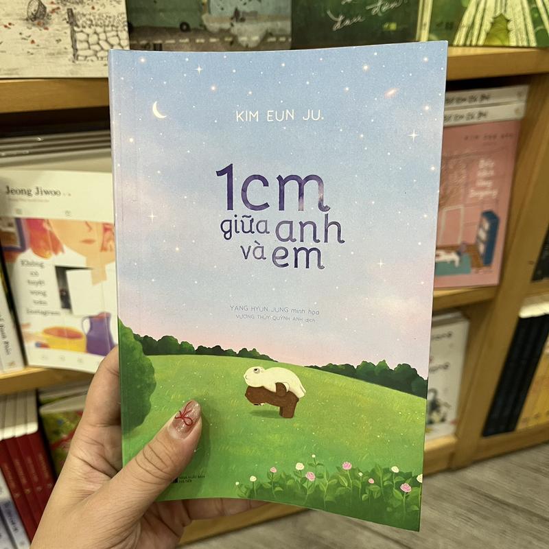 Sách - 1cm giữa anh và em (Nhã Nam HCM)