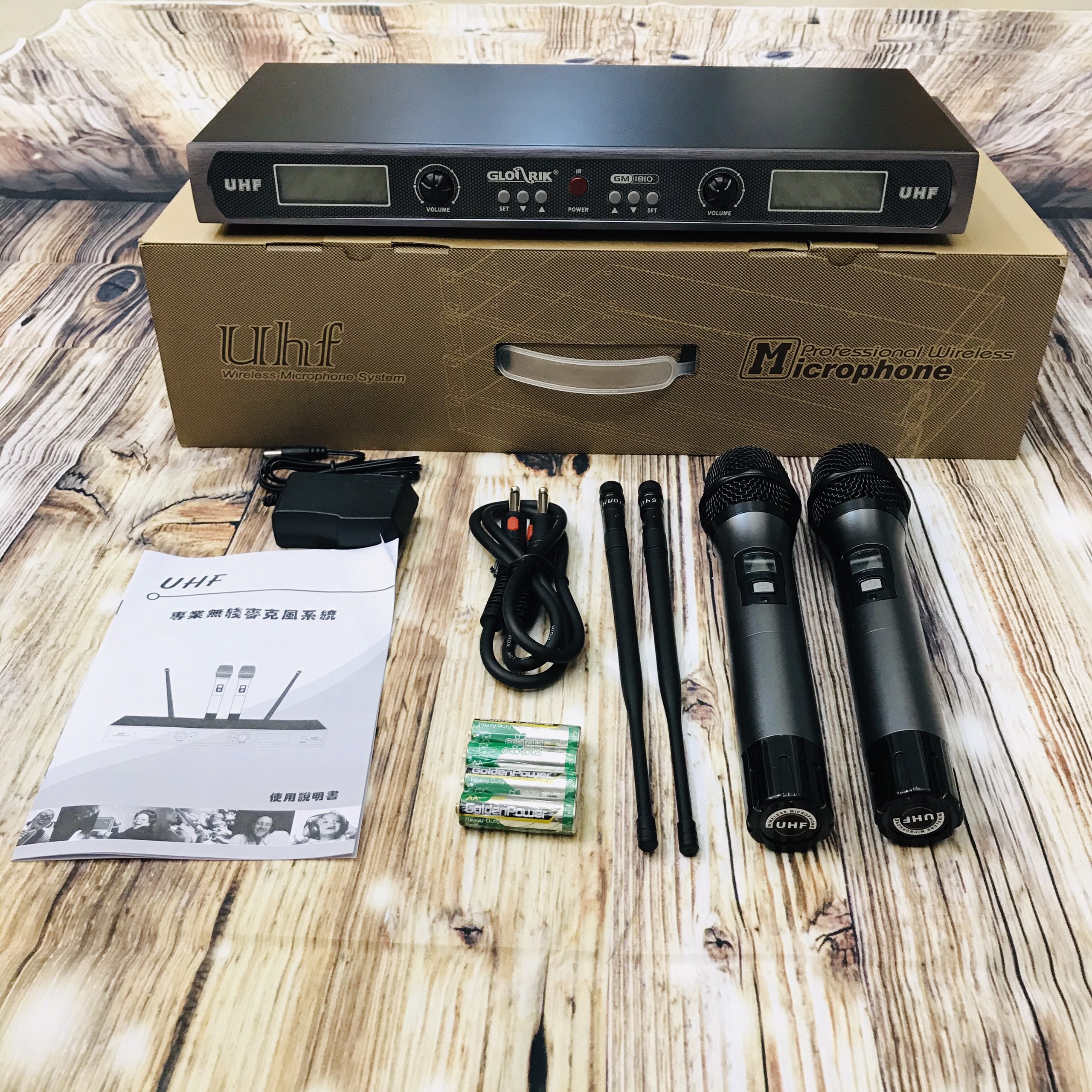 Bộ Mic không dây UHF cao cấp Glosrik GM-1810 - UHF Wireless Microphone Glosrik GM-1810 ( Gồm 2 Mic cầm tay, Đầu thu, Nguồn AC, 2 cặp Pin AA 1.5V ) – Hàng chính hãng