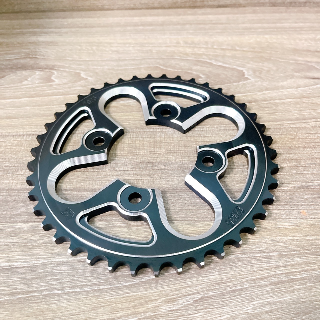 Đĩa tải nhôm 7075 siêu cứng cho Exciter 135 42 răng 2 line