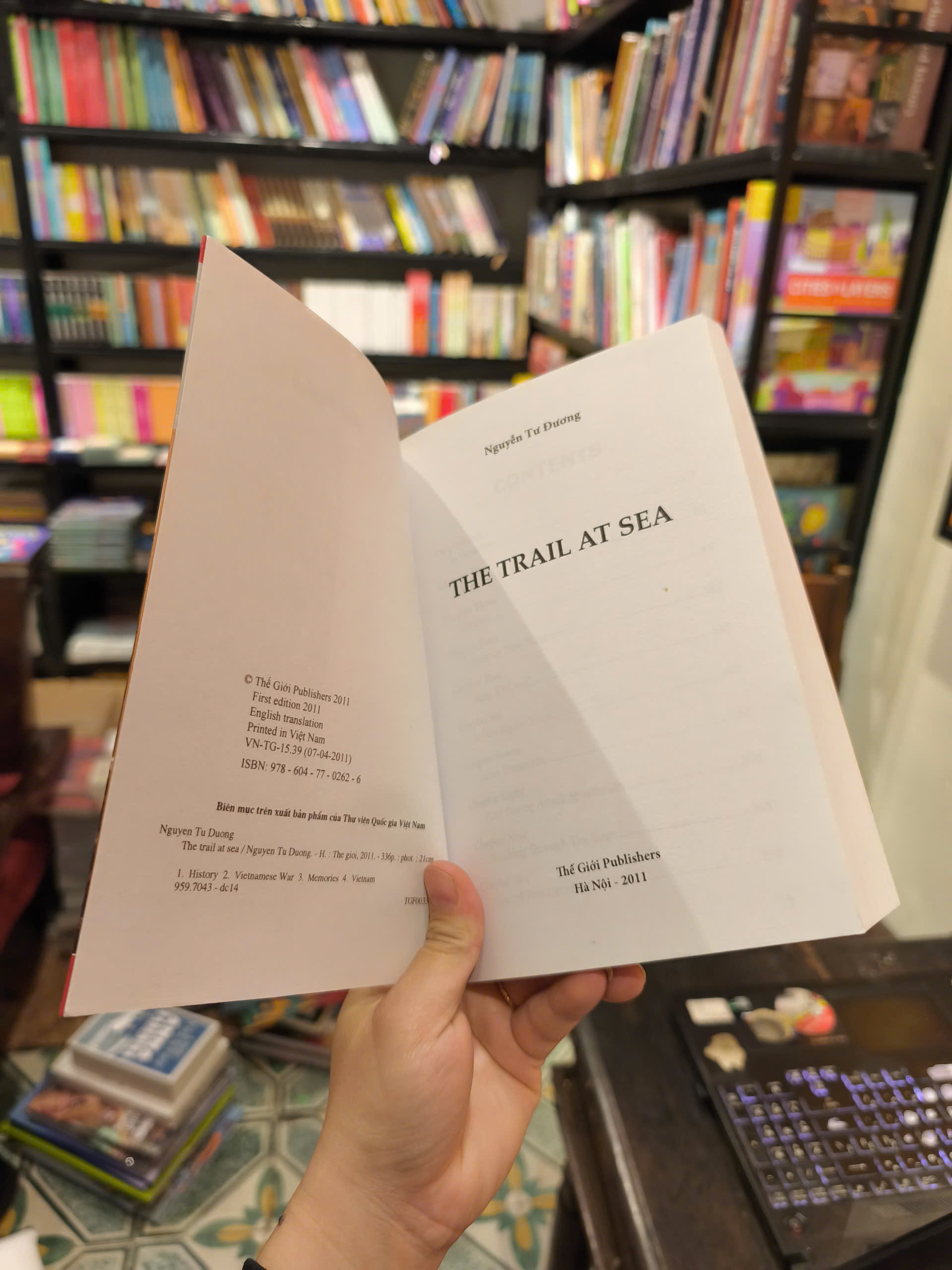 Sách - The Trail At Sea by Nguyễn Tư Đương - Memoirs Of War