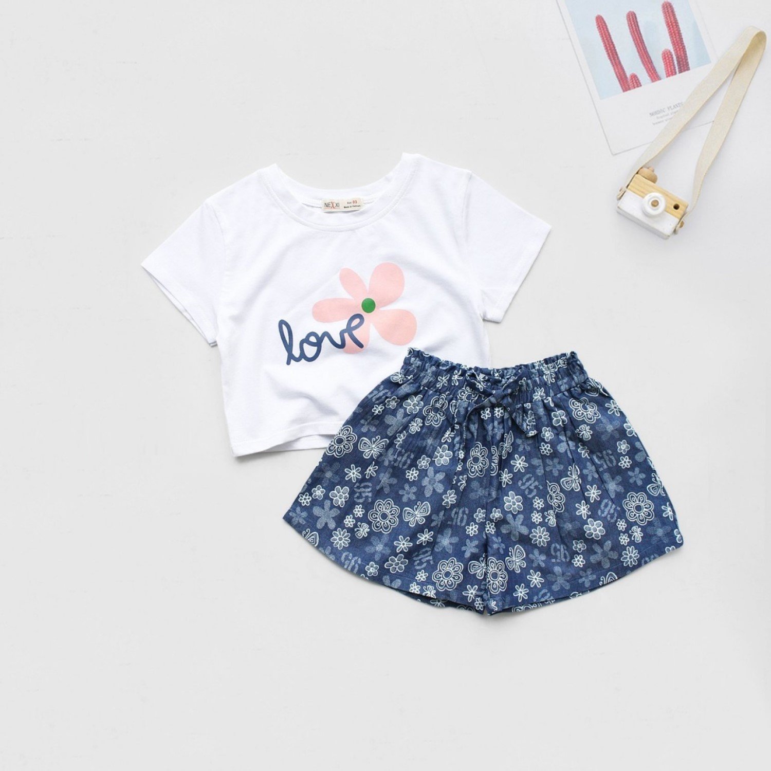 G1210 Set áo thun trắng quần ngắn bé gái