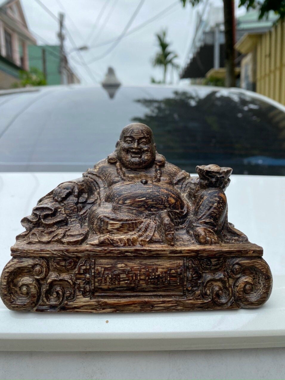 Tượng phật Di Lặc phong thủy gỗ trầm hương sánh chìm để bàn làm việc, taplo xe ô tô, xe hơi
