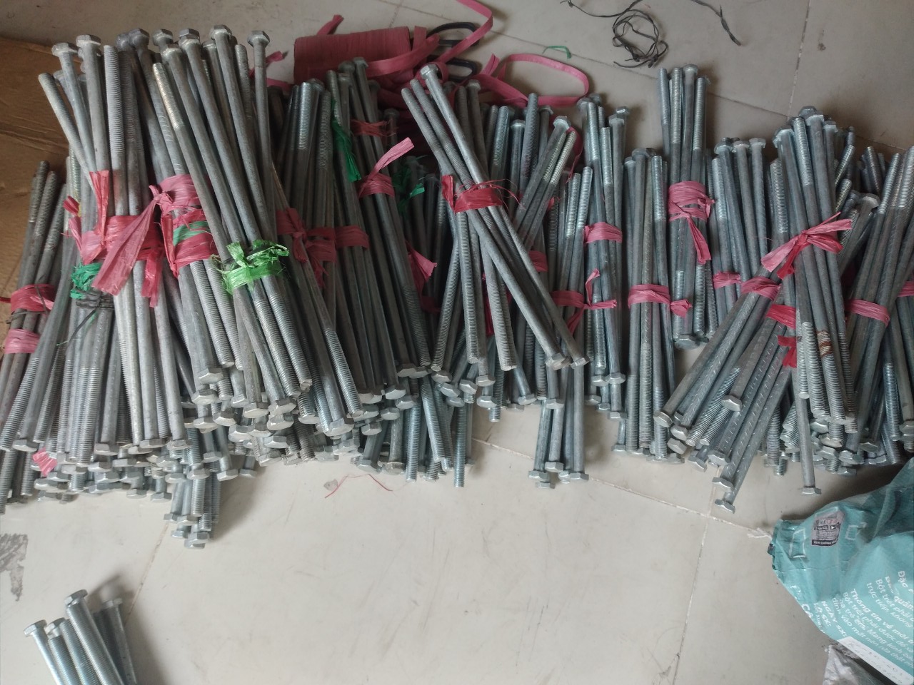 TY BULON TÁN 40 Để giằng mái nhà xưởng, Để treo thang máng cáp trong tòa nhà, Dùng trong lắp đặt hệ thống PCCC, cứu hỏa