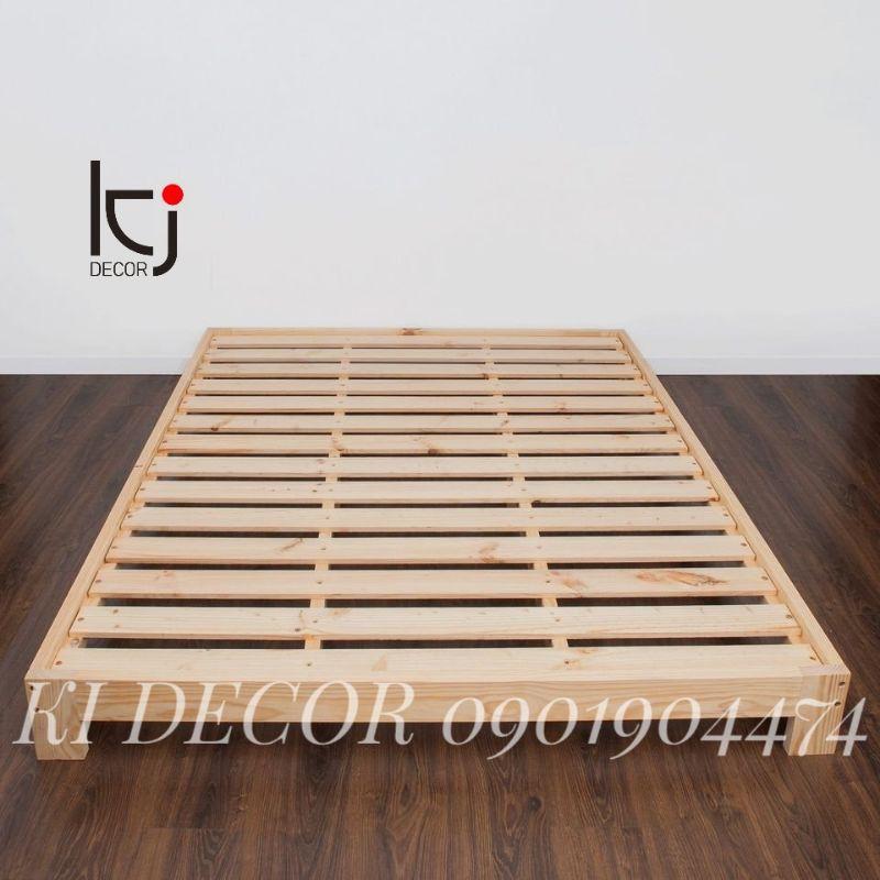 - GIƯỜNG GỖ THÔNG NHẬP KHẨU KI DECOR CÓ GẦM 1.2*2M - PALLET