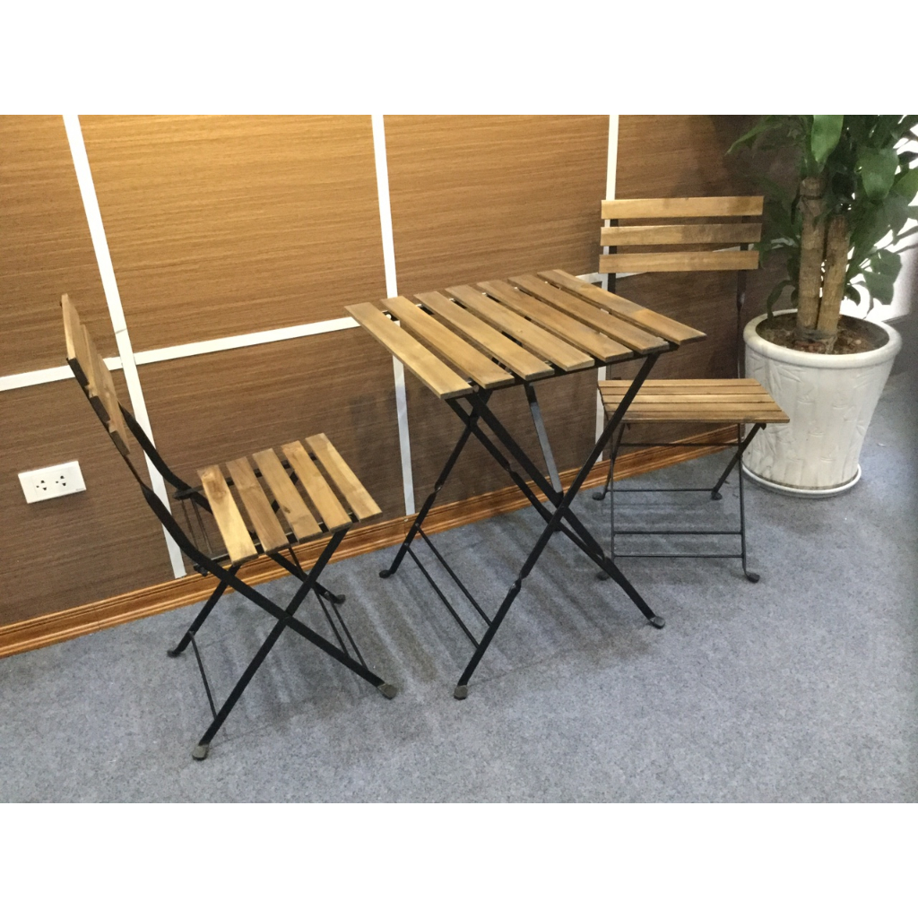 Bộ bàn ghế gỗ ban công, sân vườn