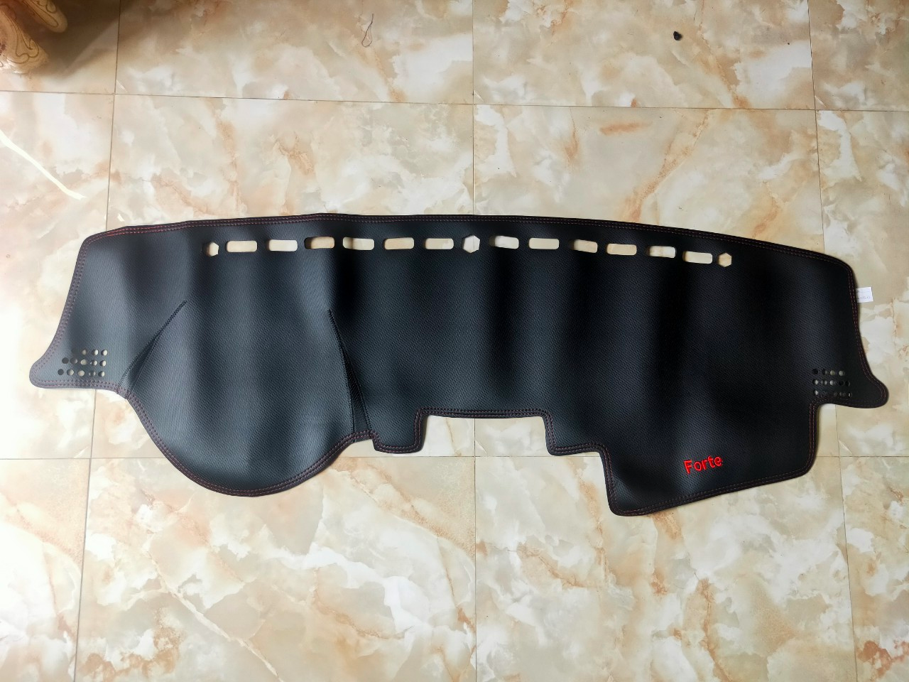 Thảm Taplo Xe Kia Forte 2009-2013 loại da dày cao cấp 3 lớp chống trượt Da Carbon đen
