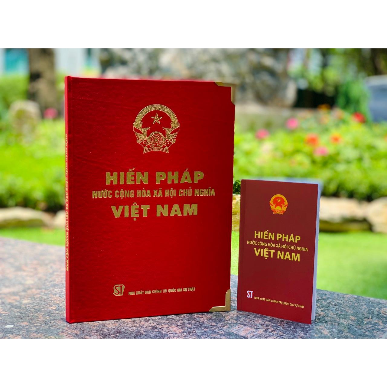 Sách - Hiến pháp (Bìa cứng) Phiên bản giới hạn