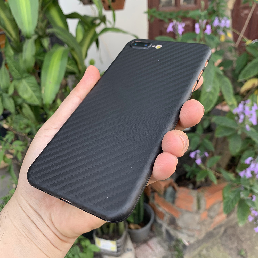 Ốp lưng siêu mỏng, vân carbon dành cho iPhone 7 Plus / iPhone 8 Plus - Màu đen