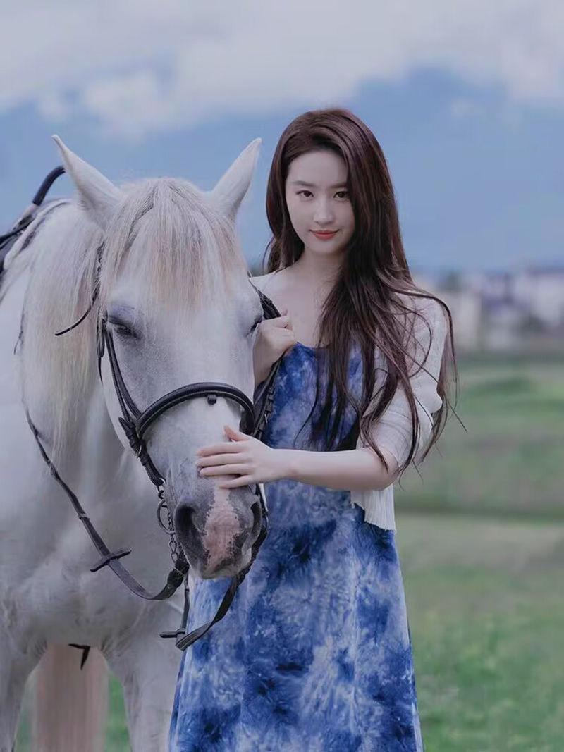 SHUANGYAN Đến nơi có gió Hứa Hồng Đậu cùng kiểu váy màu xanh da trời của Lưu Diệc Phỉ, váy nghỉ mát, váy bãi biển.