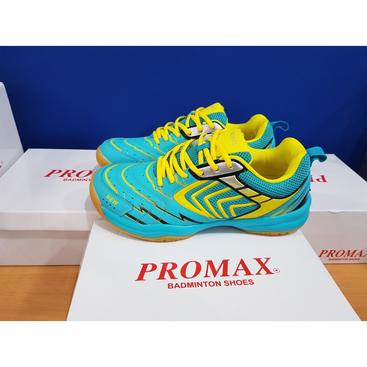 Giày cầu lông PROMAX PR-20018 màu xanh ngọc