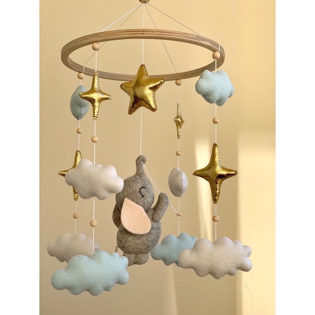 Đồ chơi treo nôi cho bé kích thích thị giác có nhạc tự xoay VOI XÁM 3