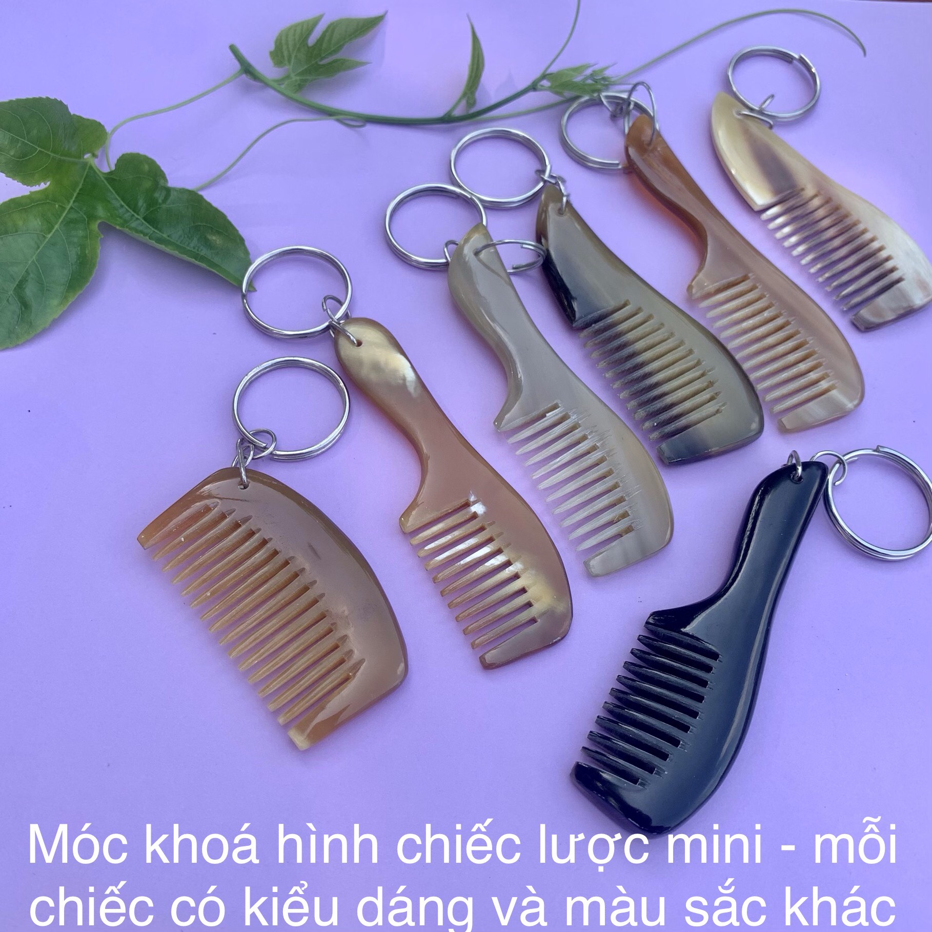 Combo móc treo chìa khoá đón gót giày và lược mini bằng sừng (OTH021) Treo túi xách/ chùm chìa khoá