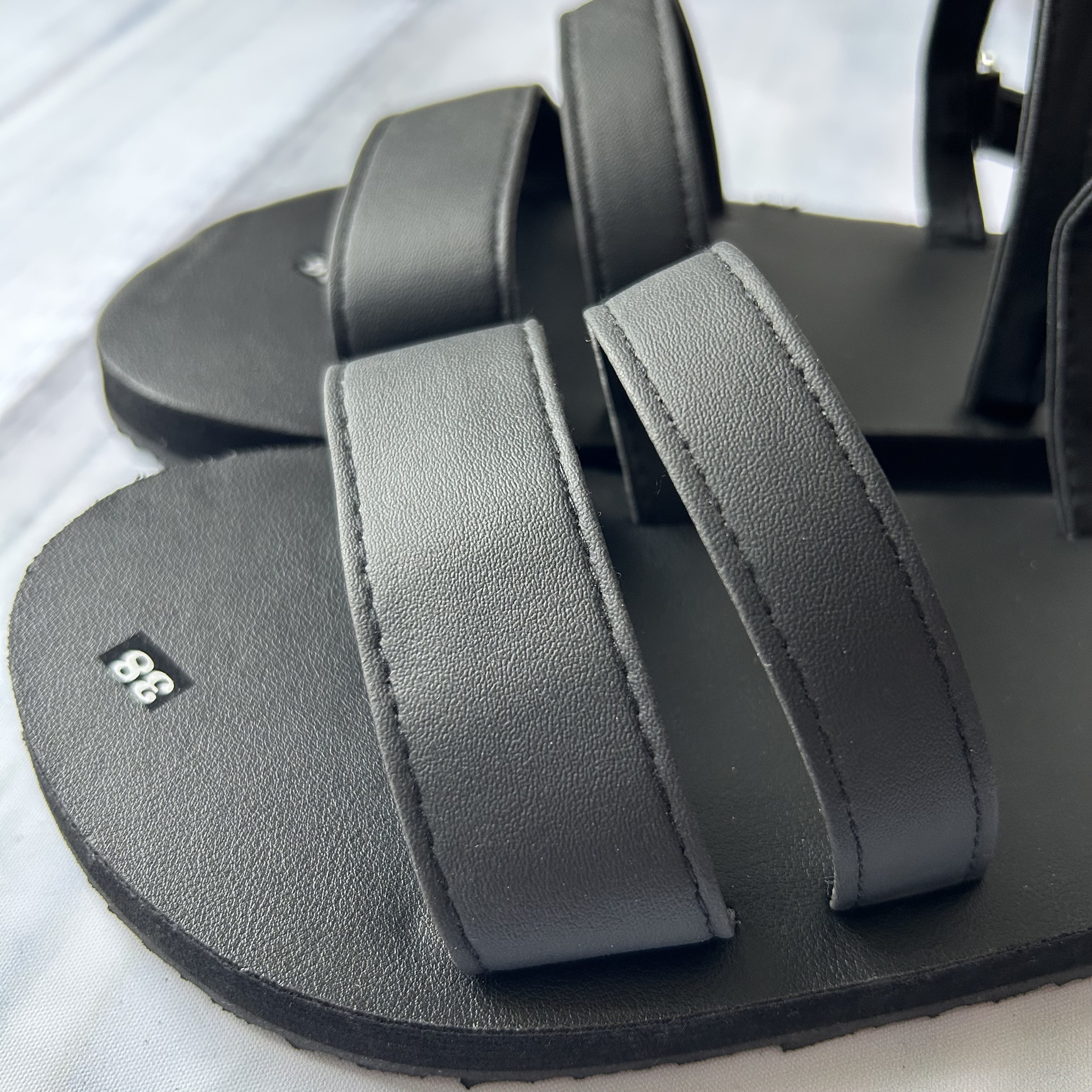 Dép sandal Nữ quai da mềm Đế bệt Cao Su ôm chân LYNA Sandal mã SD03