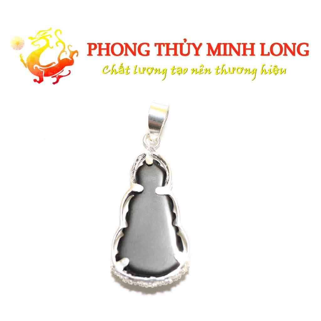 Mặt dây chuyền phật bà Quan Âm đá Mã Não Đen hợp người mệnh Thủy và Mộc