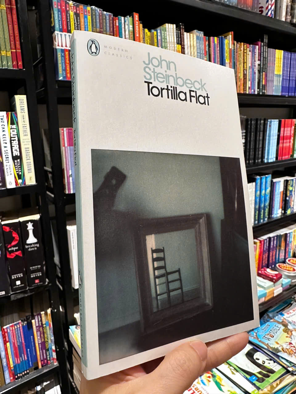 Sách - Tortilla Flat (Penguin Modern Classics) by John Steinbeck - Văn học kinh điển/Tiếng anh/English/Novel