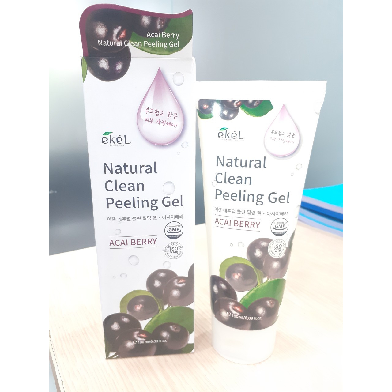 Gel Tẩy Tế Bào Chết Acai Berry- Ekel Natural Clean Peeling Gel Acai Berry 180ml ( Tặng 2 mặt nạ Jant Blanc)