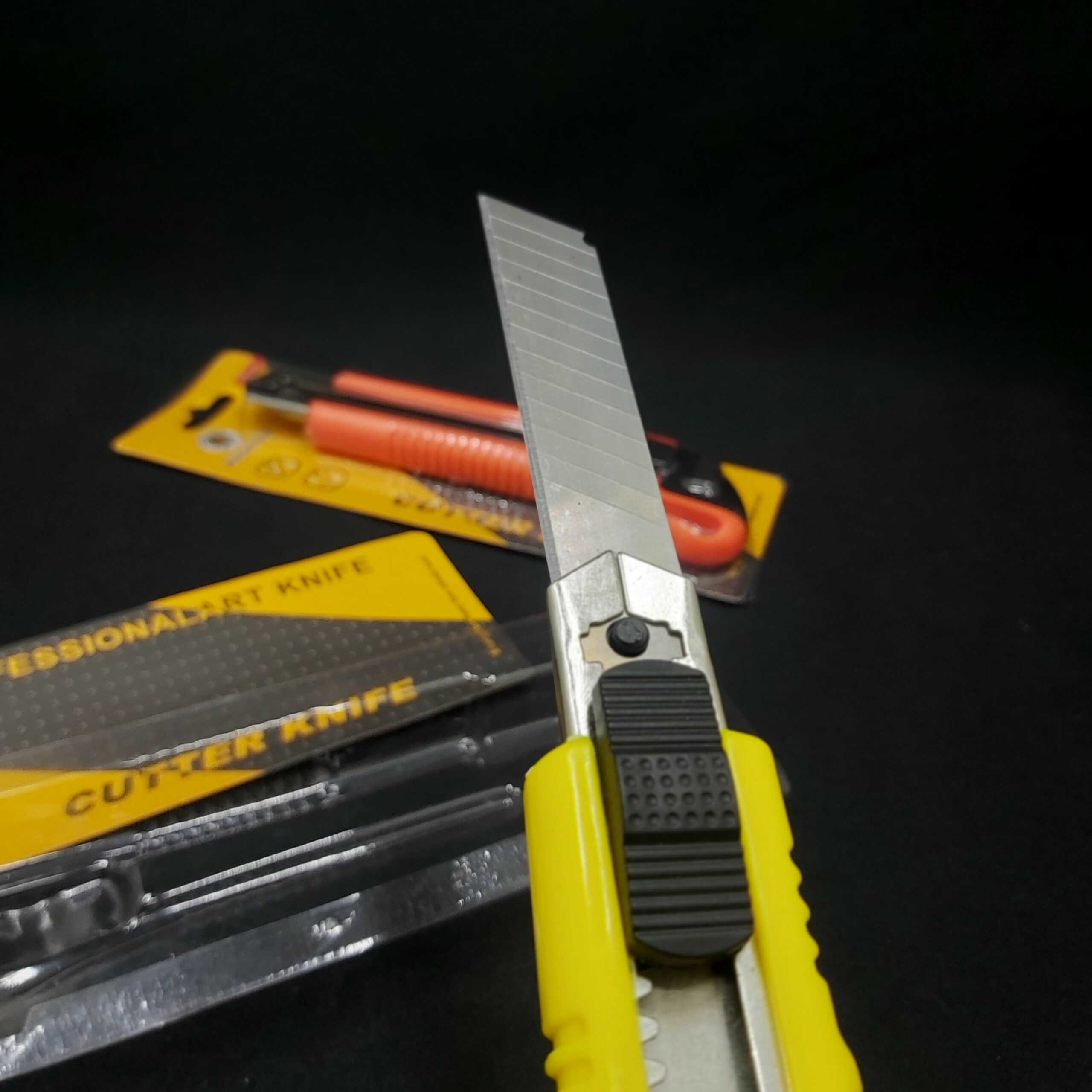 Combo 3 con dao rọc giấy cỡ lớn – dao cắt giấy hợp kim chống gỉ, cực bền (giao màu ngẫu nhiên)