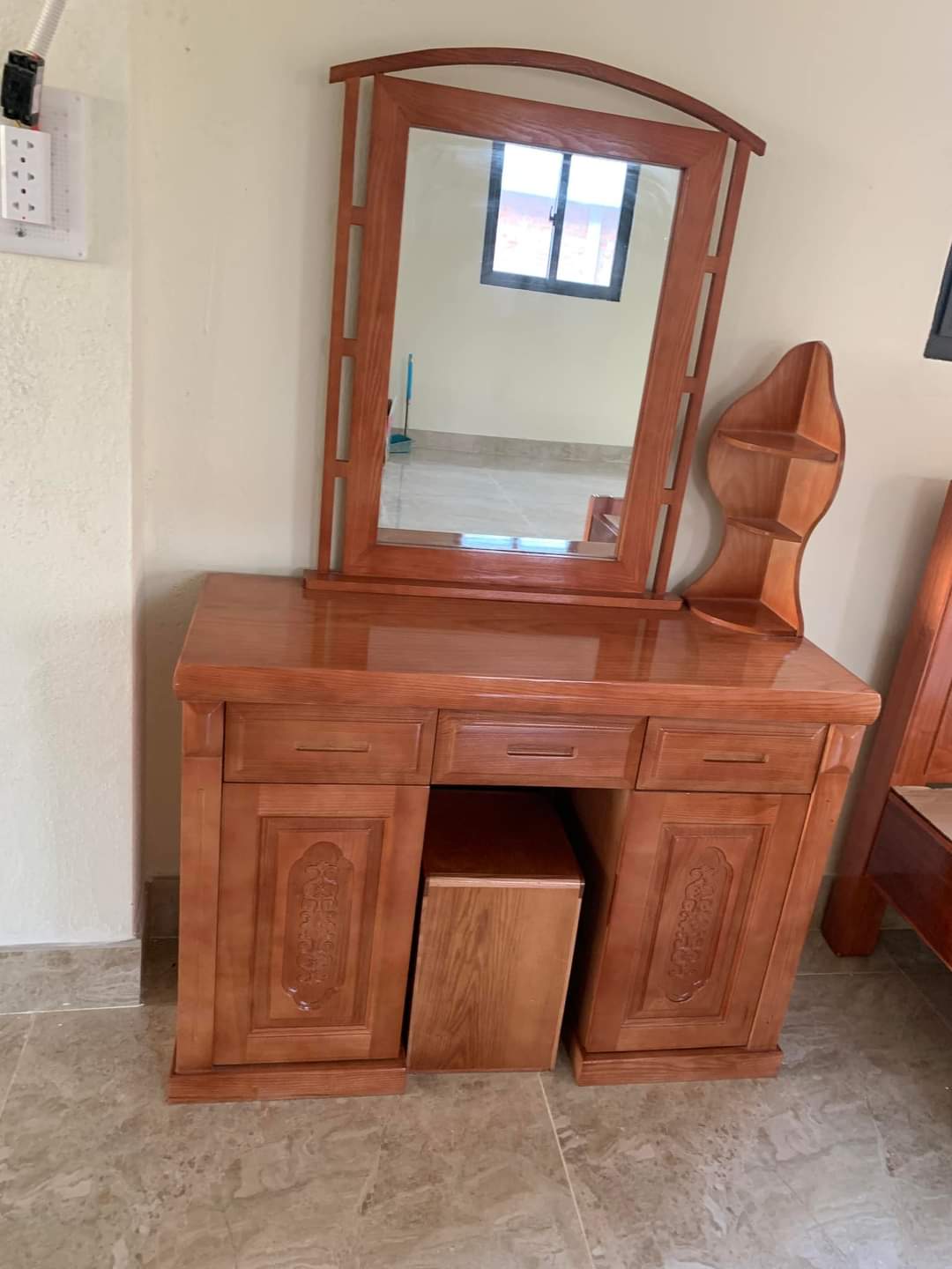 Bàn phấn Juno Sofa gỗ xoan đào ngang 1m